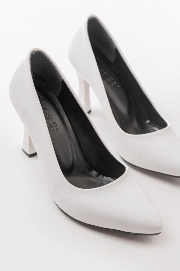 ST-001 Beyaz Rugan Günlük 9 cm Topuklu Bayan Stiletto Ayakkabı - Görsel 3