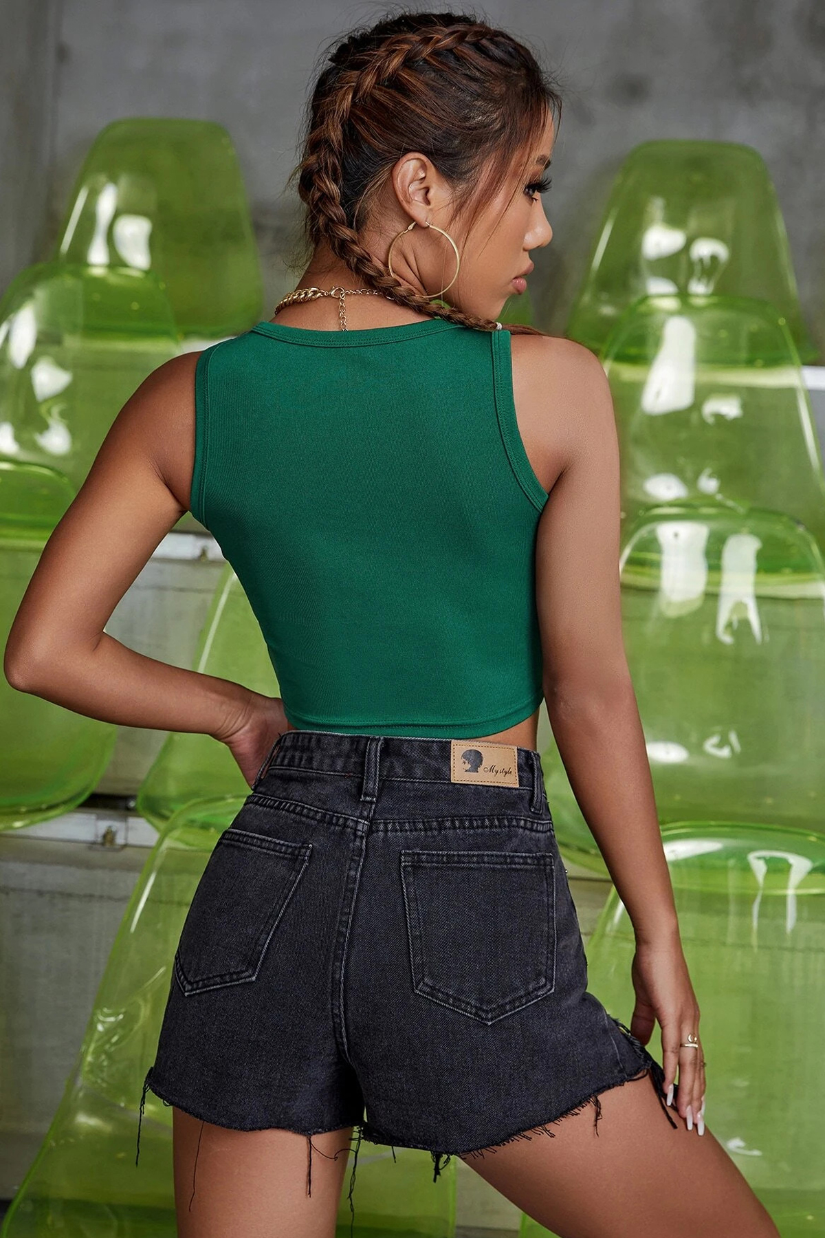 Kadın Yeşil Kare Yaka Crop Top Bluz – Şık, Rahat ve Kolay Kombinlenebilir - Görsel 3