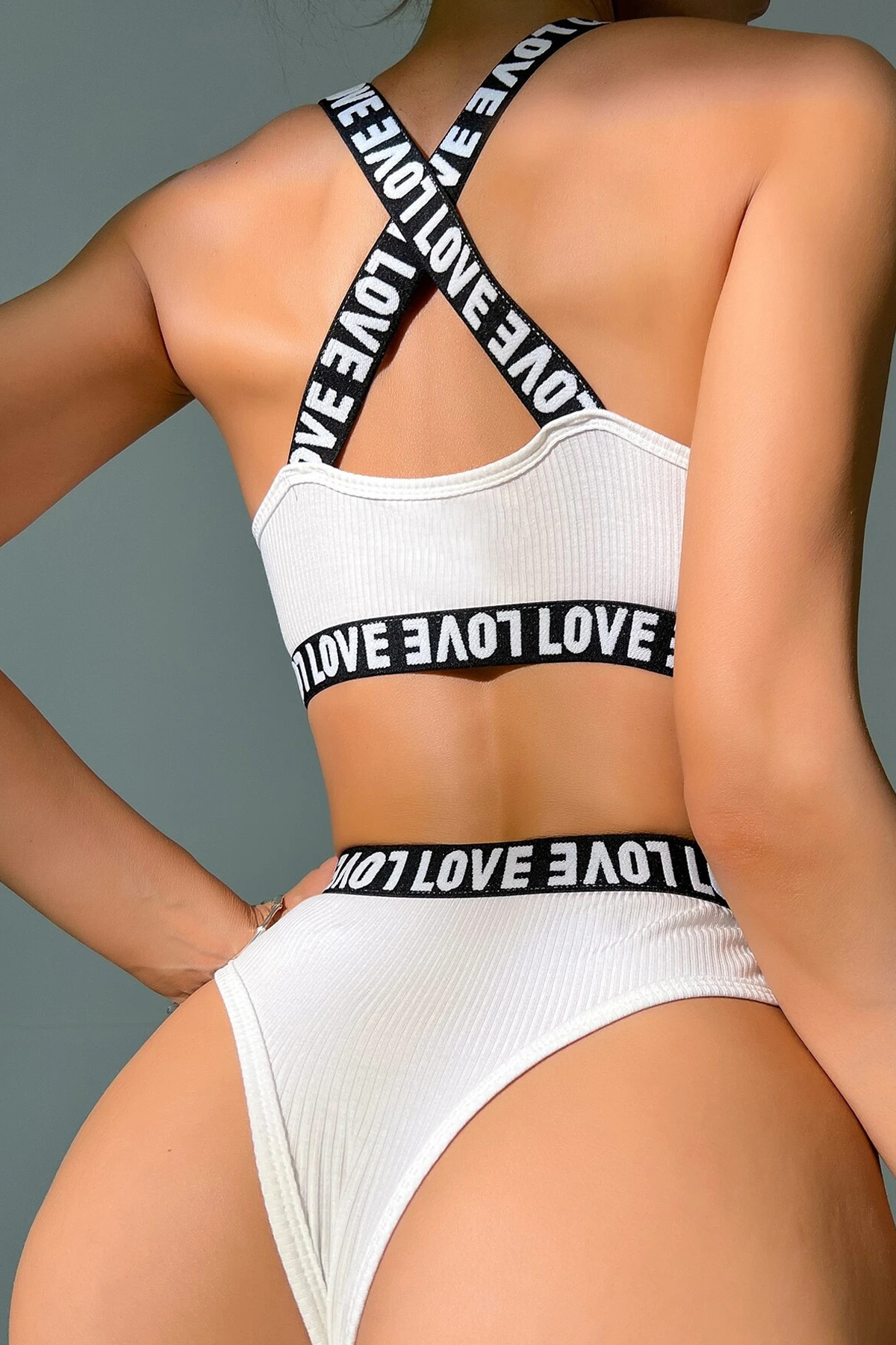 Kadın Beyaz Çapraz Sırt Ve Love Yazı Detaylı Iç Çamaşır Takımı – Modern, Konforlu - Görsel 2