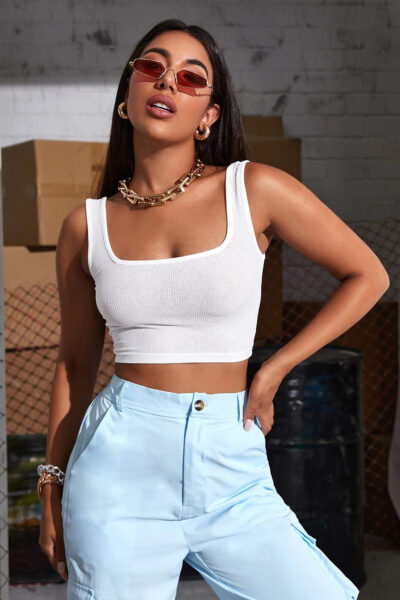 Kadın Beyaz Kalın Askılı Crop Top Büstiyer – Modern ve Şık Tasarım