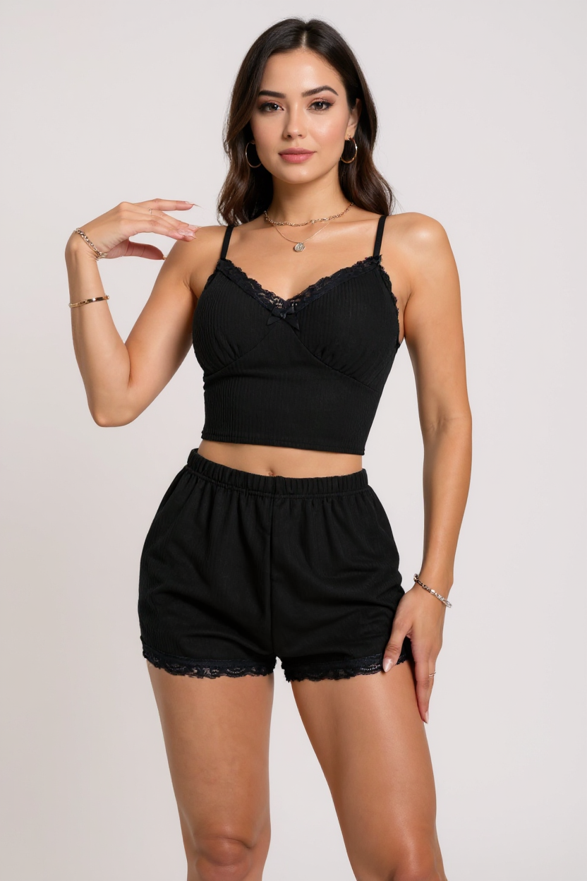 Kadın Siyah Alt ve Üst Dantel Detaylı Fiyonklu Şortlu Gecelik Takımı – Modern, Konforlu ve Günlük Kombinlere Uygun - Görsel 2