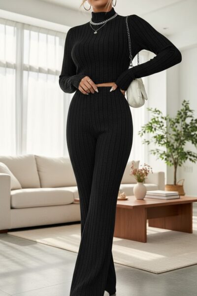 Kadın Siyah Boğazlı Crop Top ve Yüksek Bel Eşofman Takımı Spor Şık Kombin