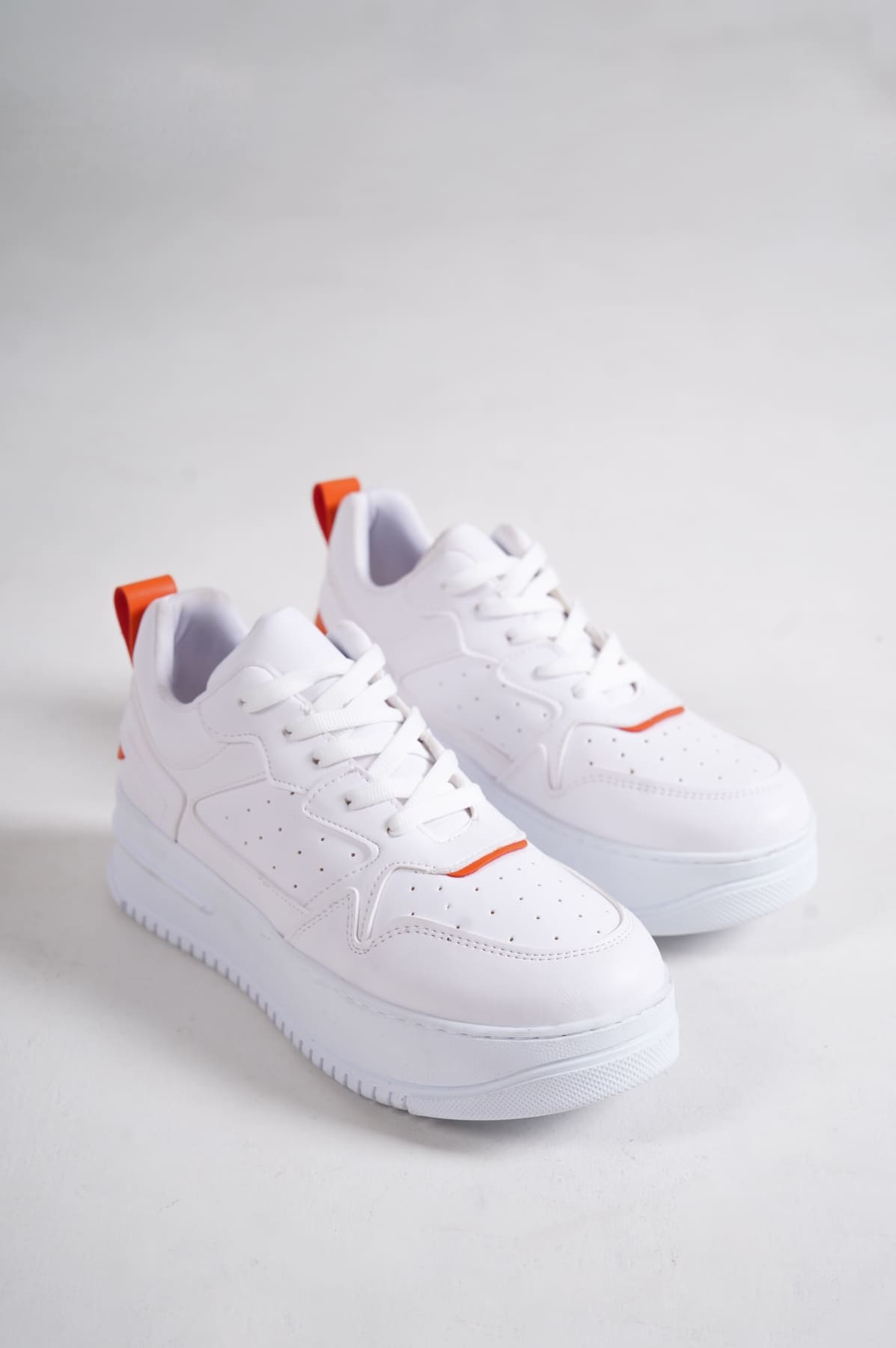 ALESSI Bağcıklı Ortopedik Taban Kadın Sneaker Spor Ayakkabı CBT - Beyaz/Turuncu - Görsel 4
