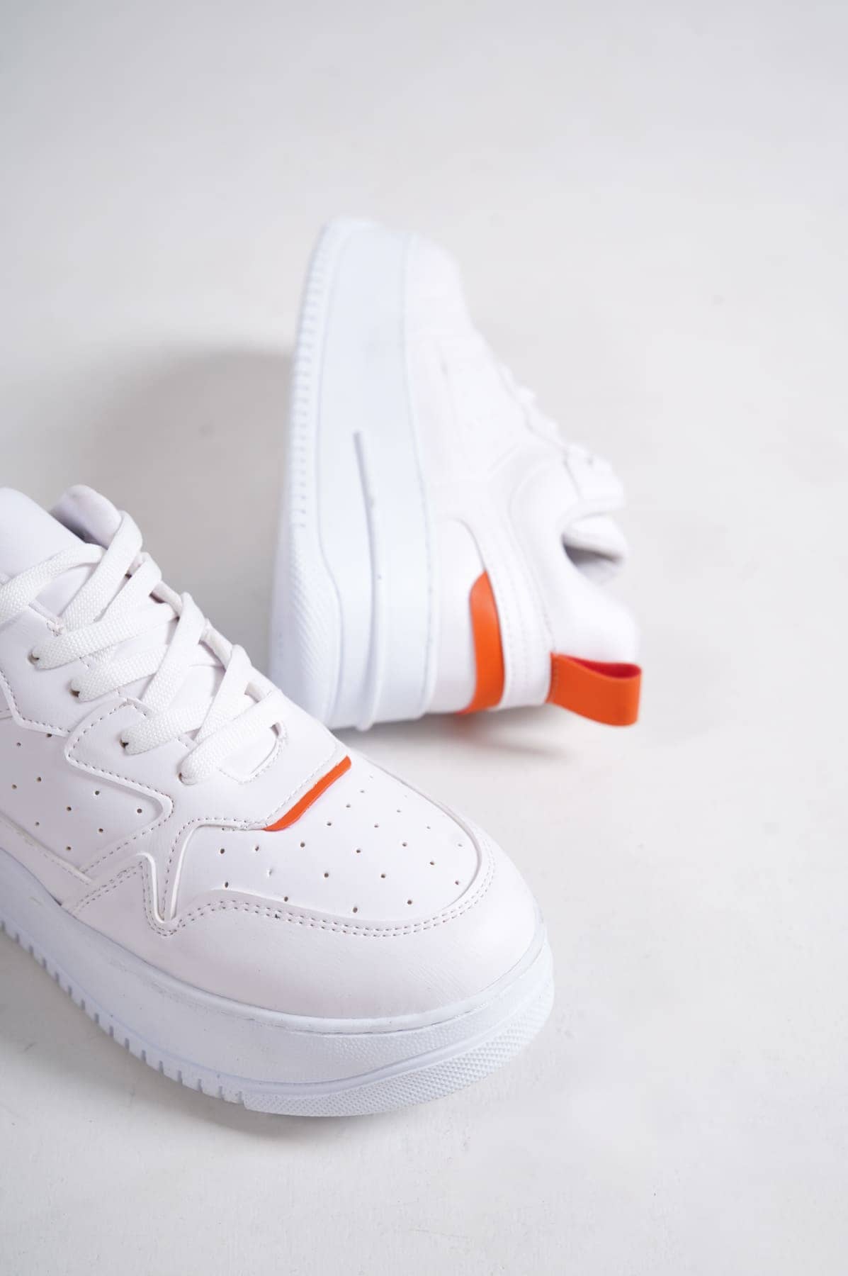 ALESSI Bağcıklı Ortopedik Taban Kadın Sneaker Spor Ayakkabı CBT - Beyaz/Turuncu - Görsel 5