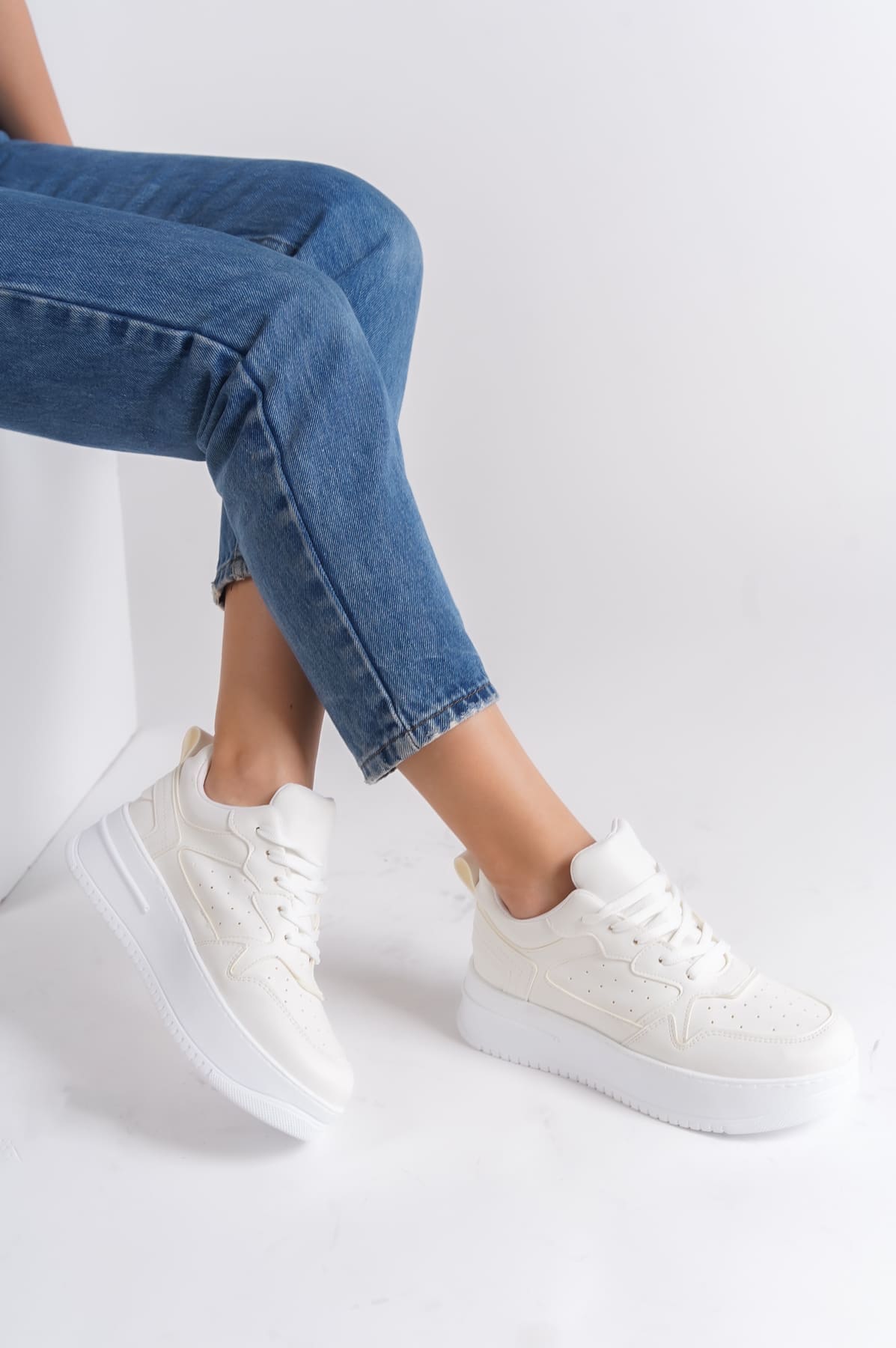 ALESSI Bağcıklı Ortopedik Taban Kadın Sneaker Spor Ayakkabı CBT - Kırık Beyaz - Görsel 2