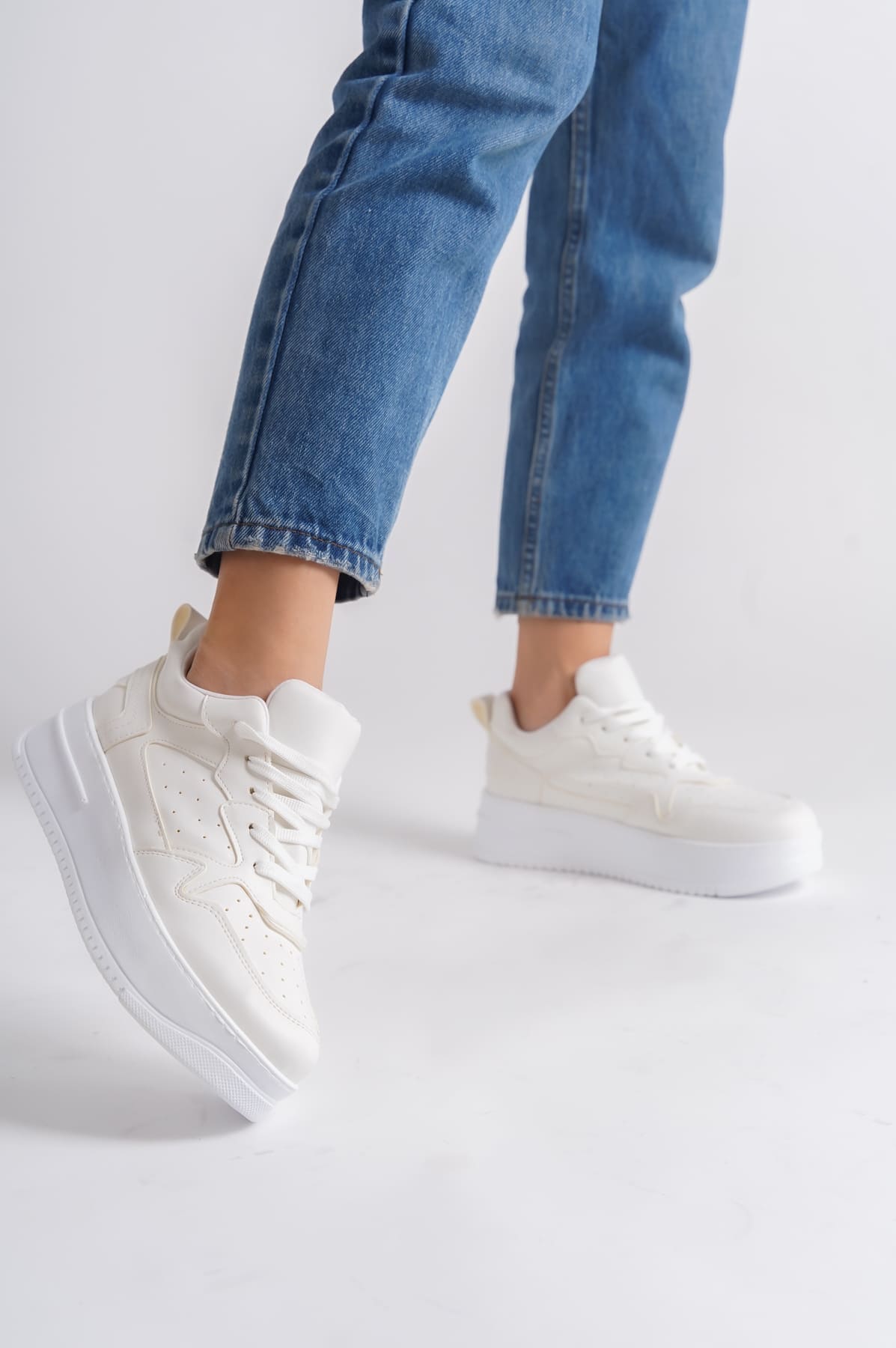 ALESSI Bağcıklı Ortopedik Taban Kadın Sneaker Spor Ayakkabı CBT - Kırık Beyaz