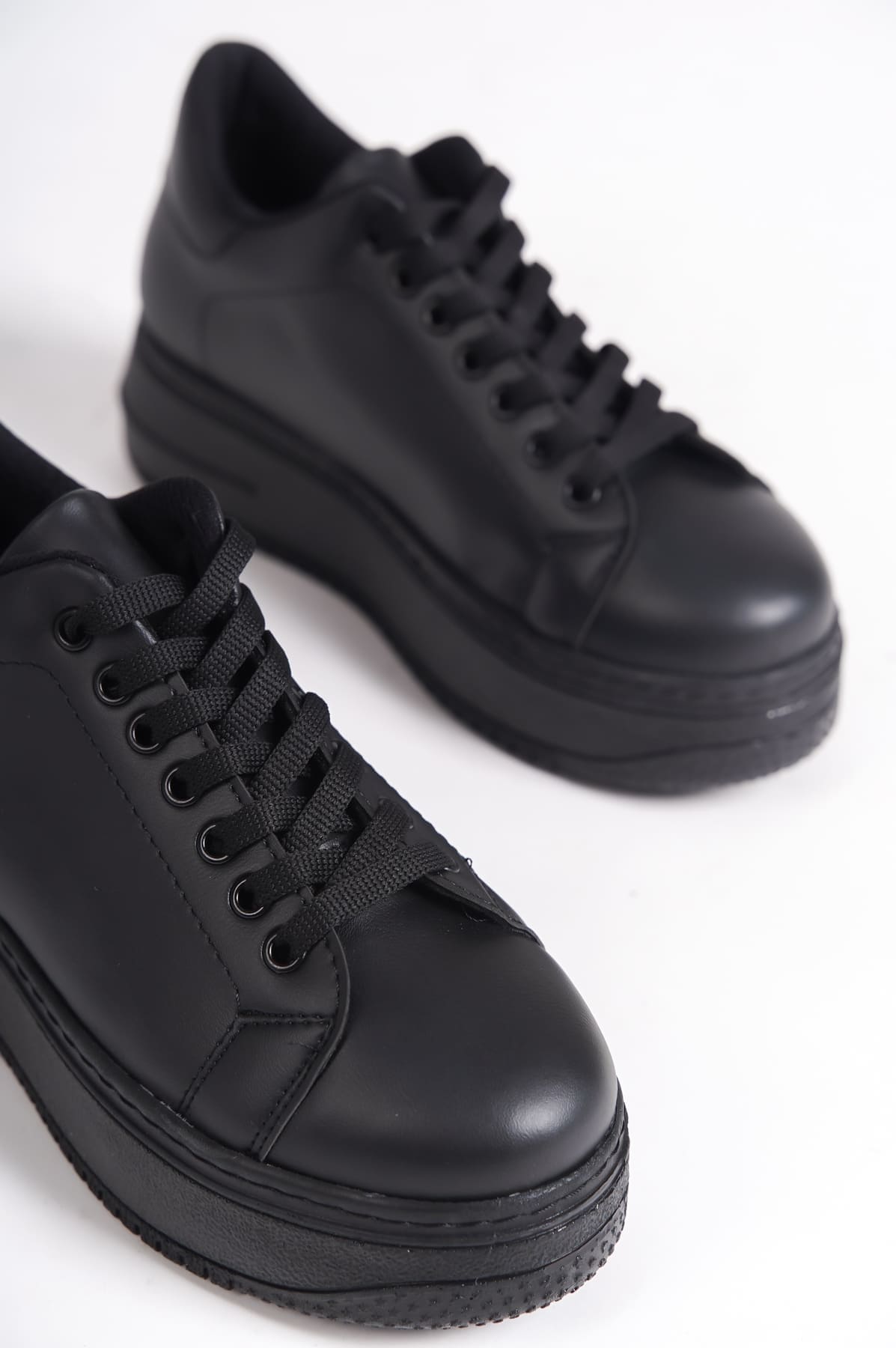 BIANA Bağcıklı Ortopedik Taban Kadın Sneaker Spor Ayakkabı CST - Siyah - Görsel 5