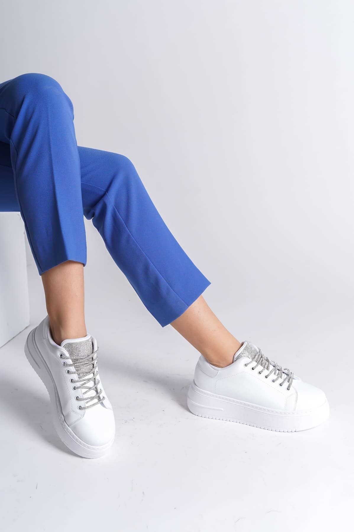 DELLA Bağcıklı Ortopedik Taban Taşlı Kadın Sneaker Spor Ayakkabı CBT - Beyaz - Görsel 2