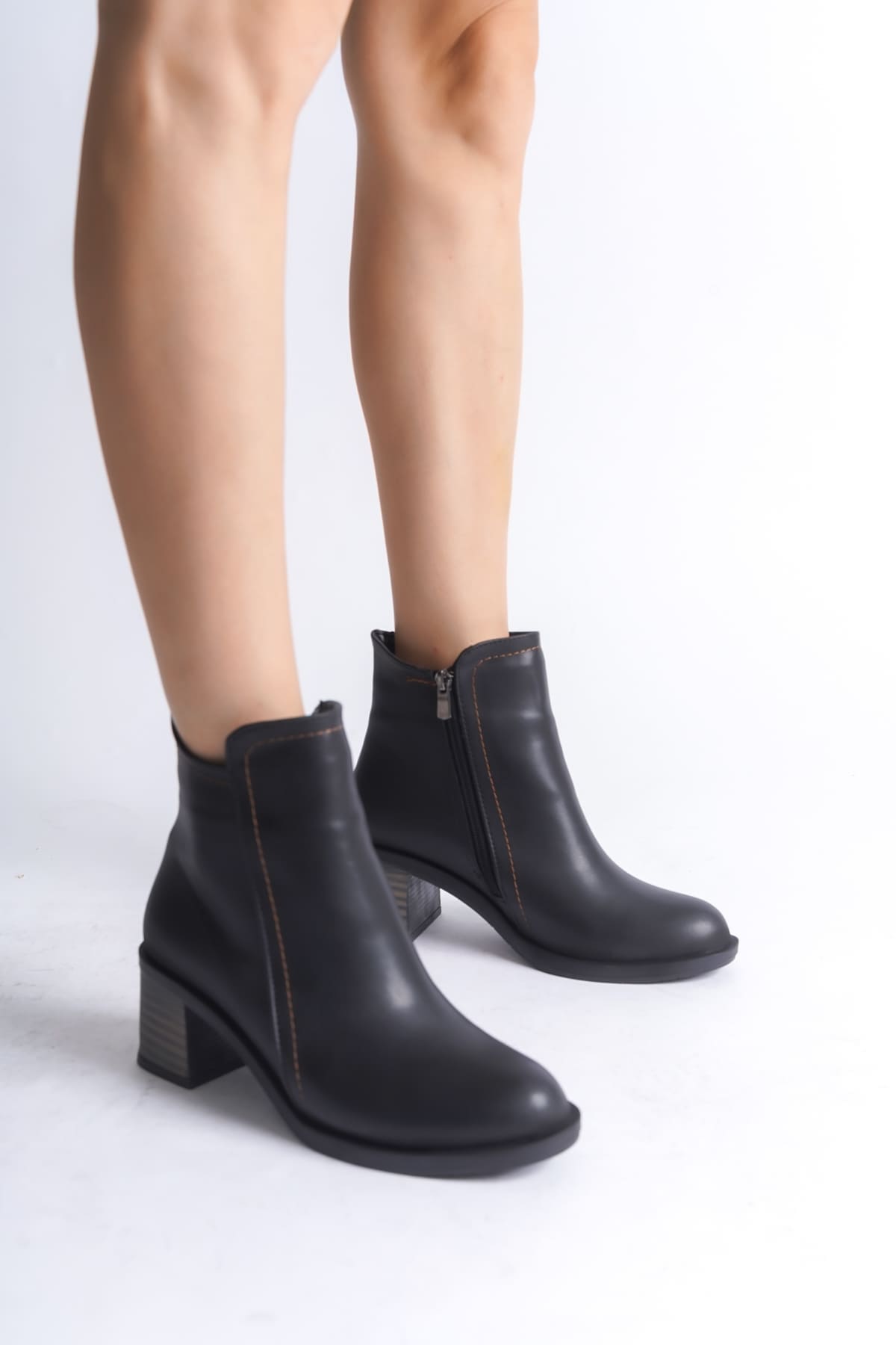 LARISSA Fermuarlı Ortopedik Taban Topuklu Kadın Bot CST - Siyah - Görsel 6