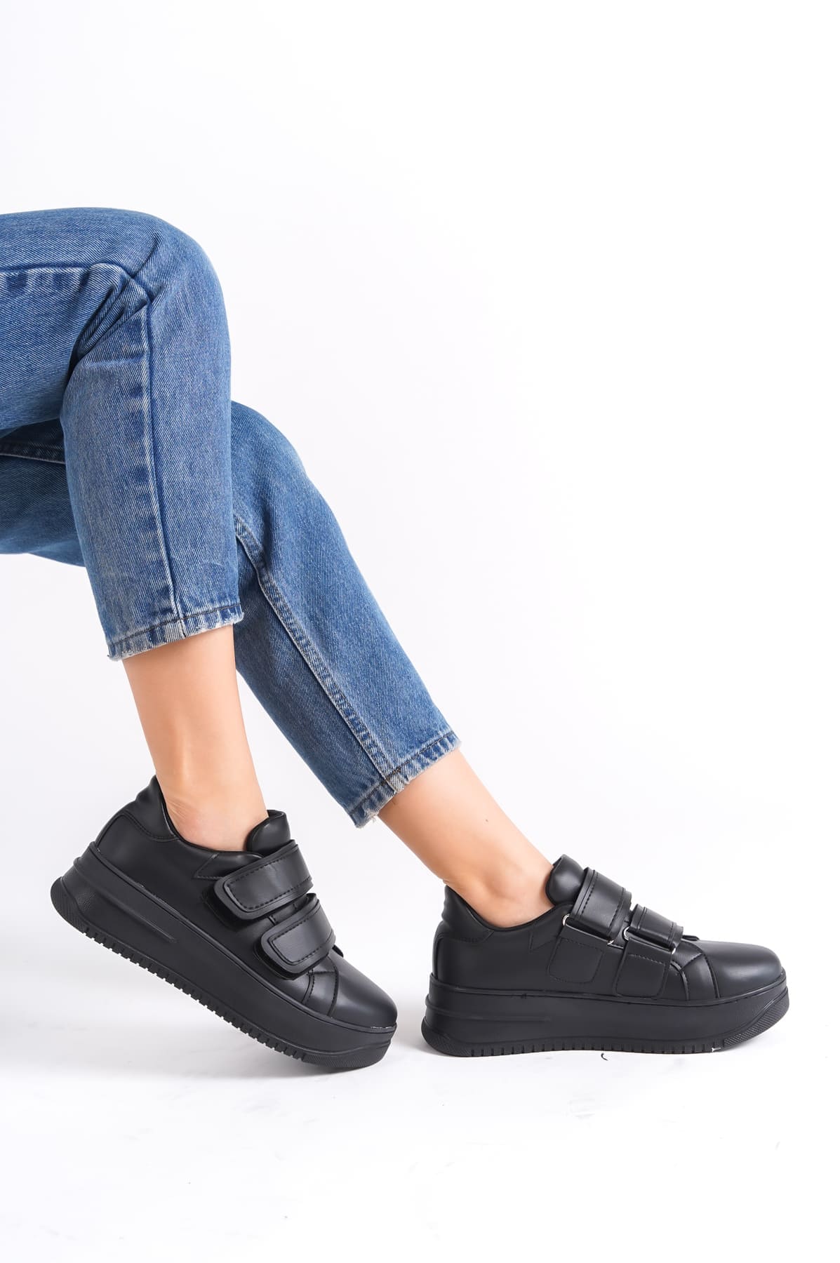 VALENCIA Bağcıksız Cırt Cırtlı Ortopedik Taban Kadın Sneaker Spor Ayakkabı CST - Siyah - Görsel 2