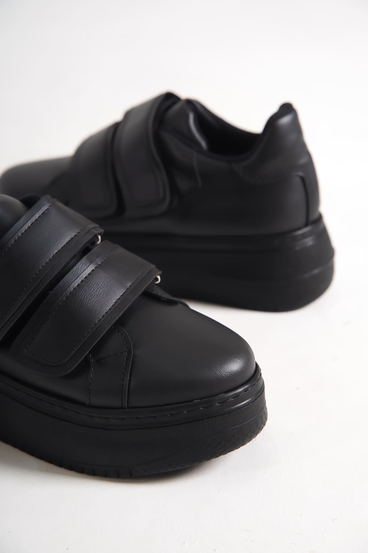 VALENCIA Bağcıksız Cırt Cırtlı Ortopedik Taban Kadın Sneaker Spor Ayakkabı CST - Siyah - Görsel 5