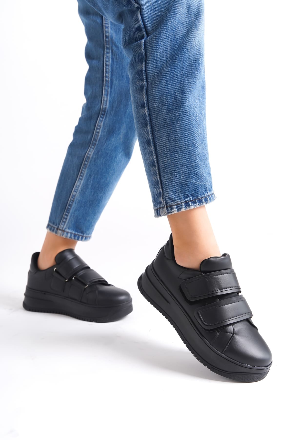 VALENCIA Bağcıksız Cırt Cırtlı Ortopedik Taban Kadın Sneaker Spor Ayakkabı CST - Siyah